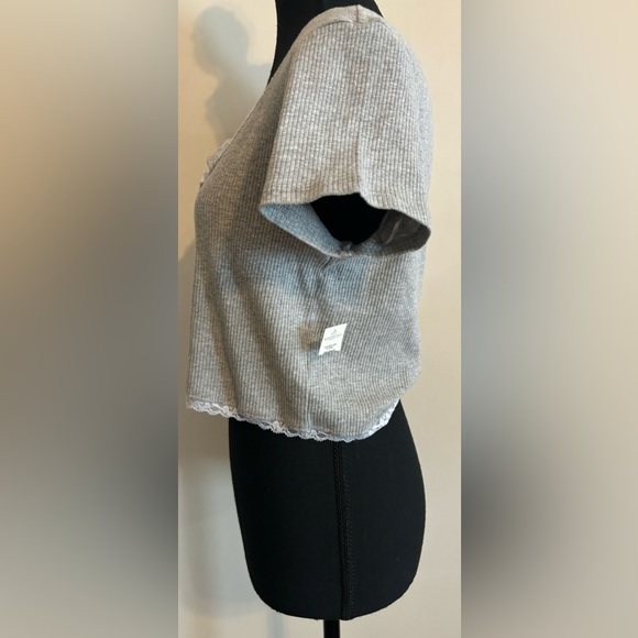 NWT Aeropostale Women’s grey button up crop top. Size Extra Large - Picture 4 of 7